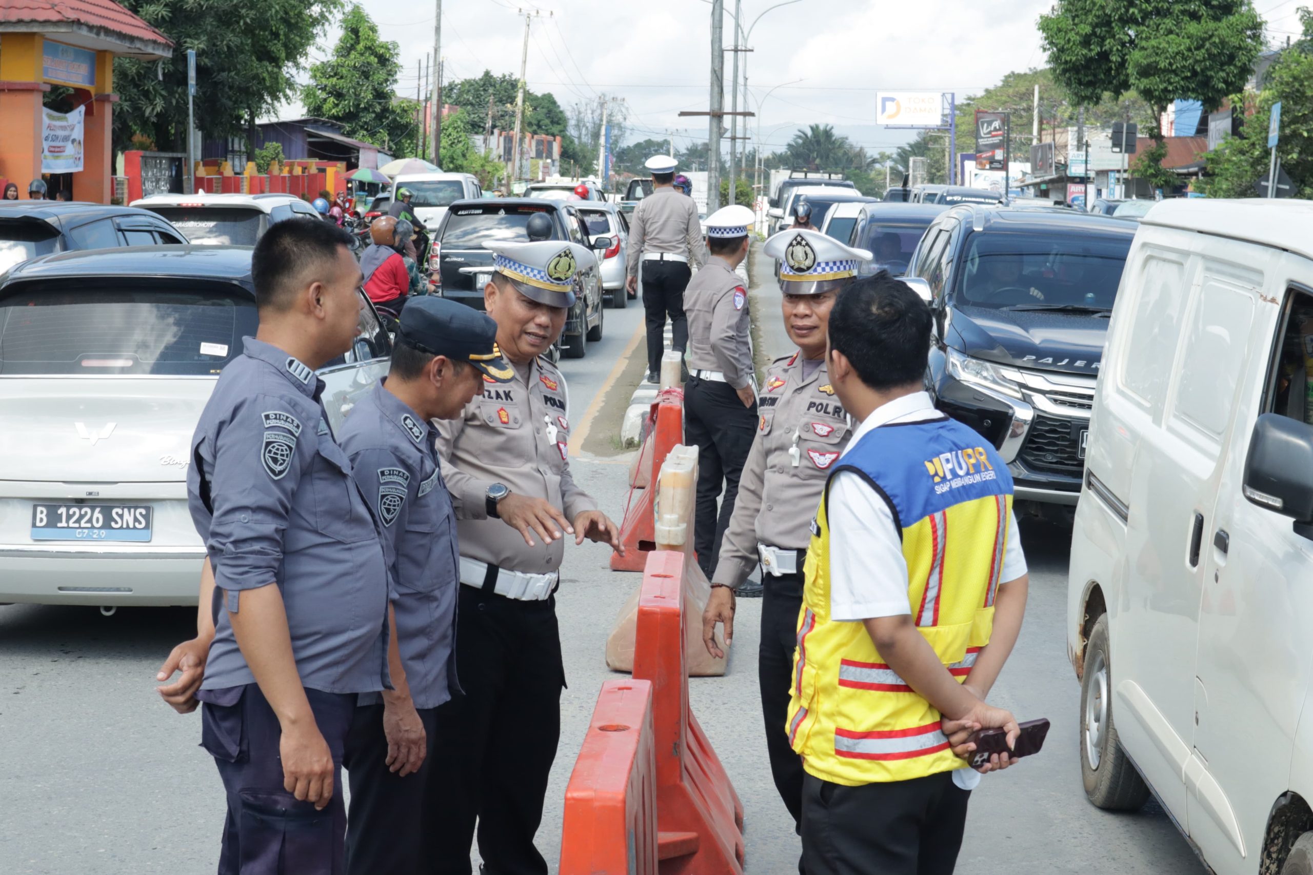 Tutup Dua U-Turn, Ditlantas Polda Sultra Rekayasa Lalu Lintas untuk Kurangi Kemacetan di Baruga
